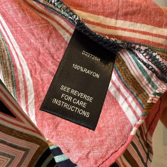 Short-Sleeve Floor-Length Modern Lady Dress - Picture 9 of 13